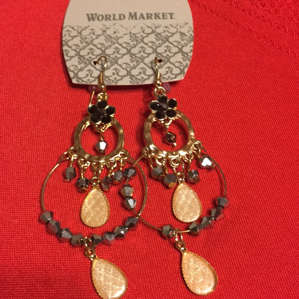 Chandelier earrings
